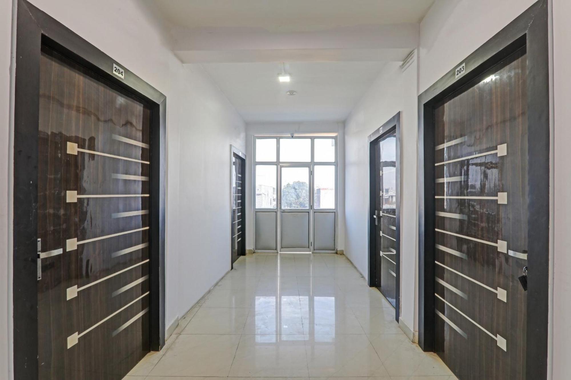Oyo Flagship 81064 Chaudhary In Gorakhpur Exterior photo